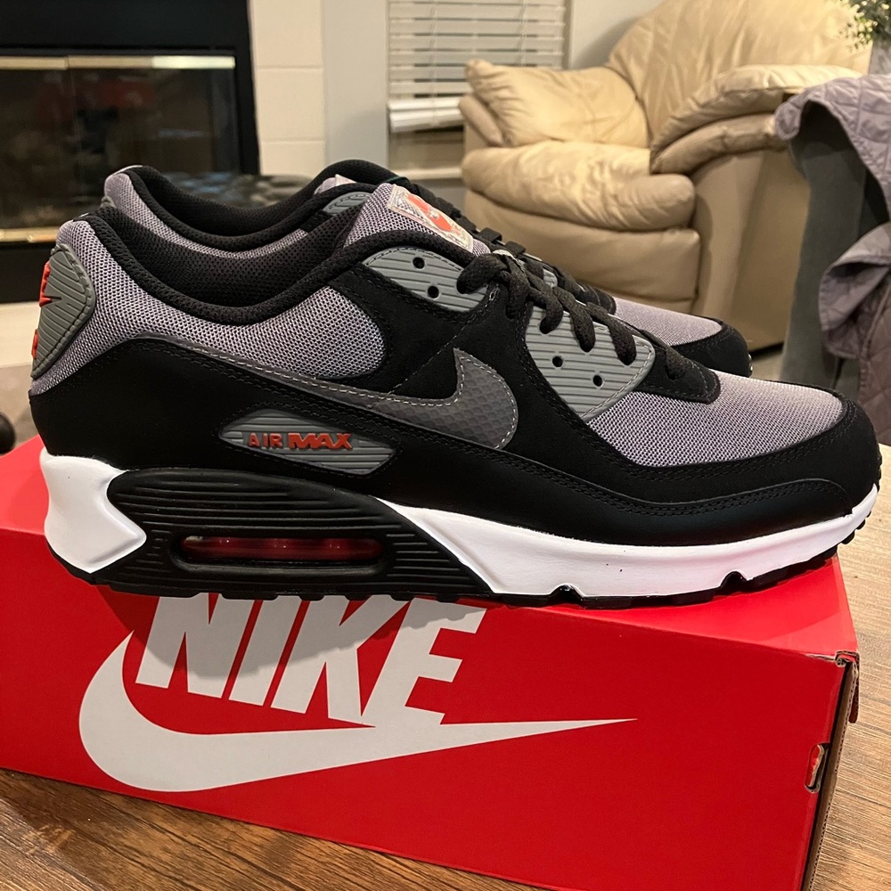 AIR MAX 90 'BLACK PEWTER RED'